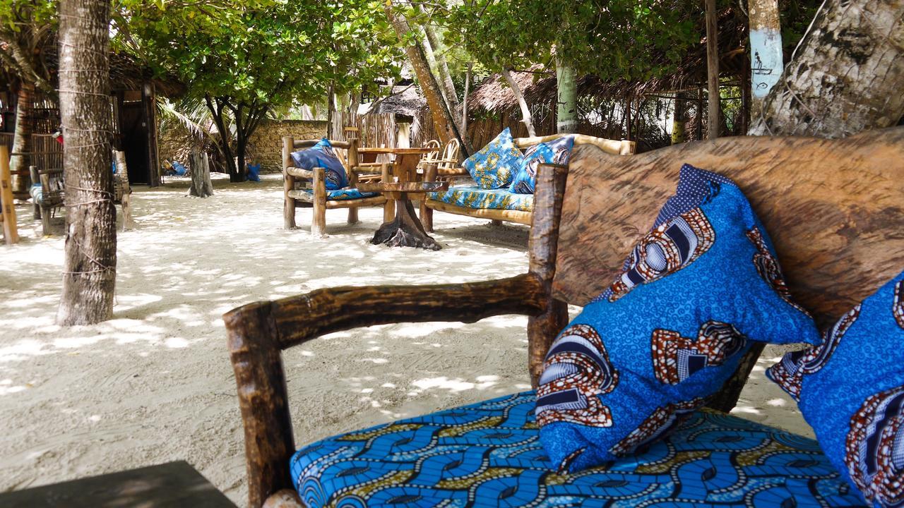 Hostel Soul Breeze Backpackers Diani Diani Beach Zewnętrze zdjęcie