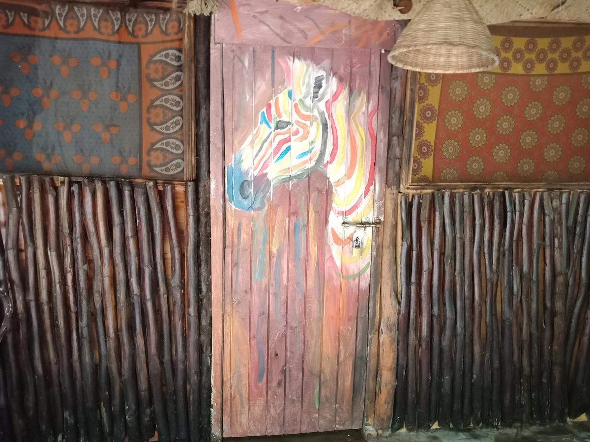 Hostel Soul Breeze Backpackers Diani Diani Beach Zewnętrze zdjęcie