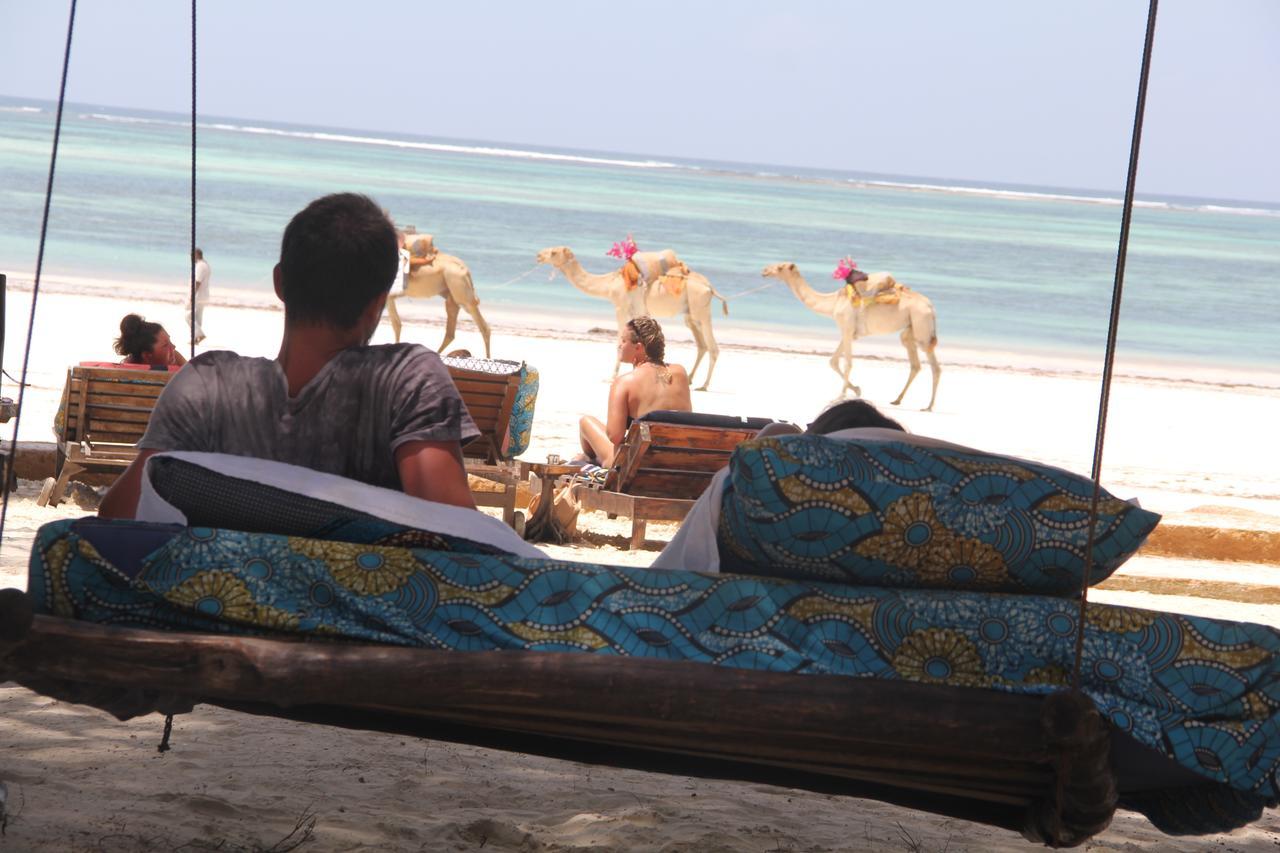 Hostel Soul Breeze Backpackers Diani Diani Beach Zewnętrze zdjęcie